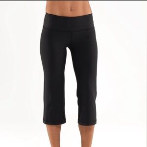 Lululemon Groove Crop